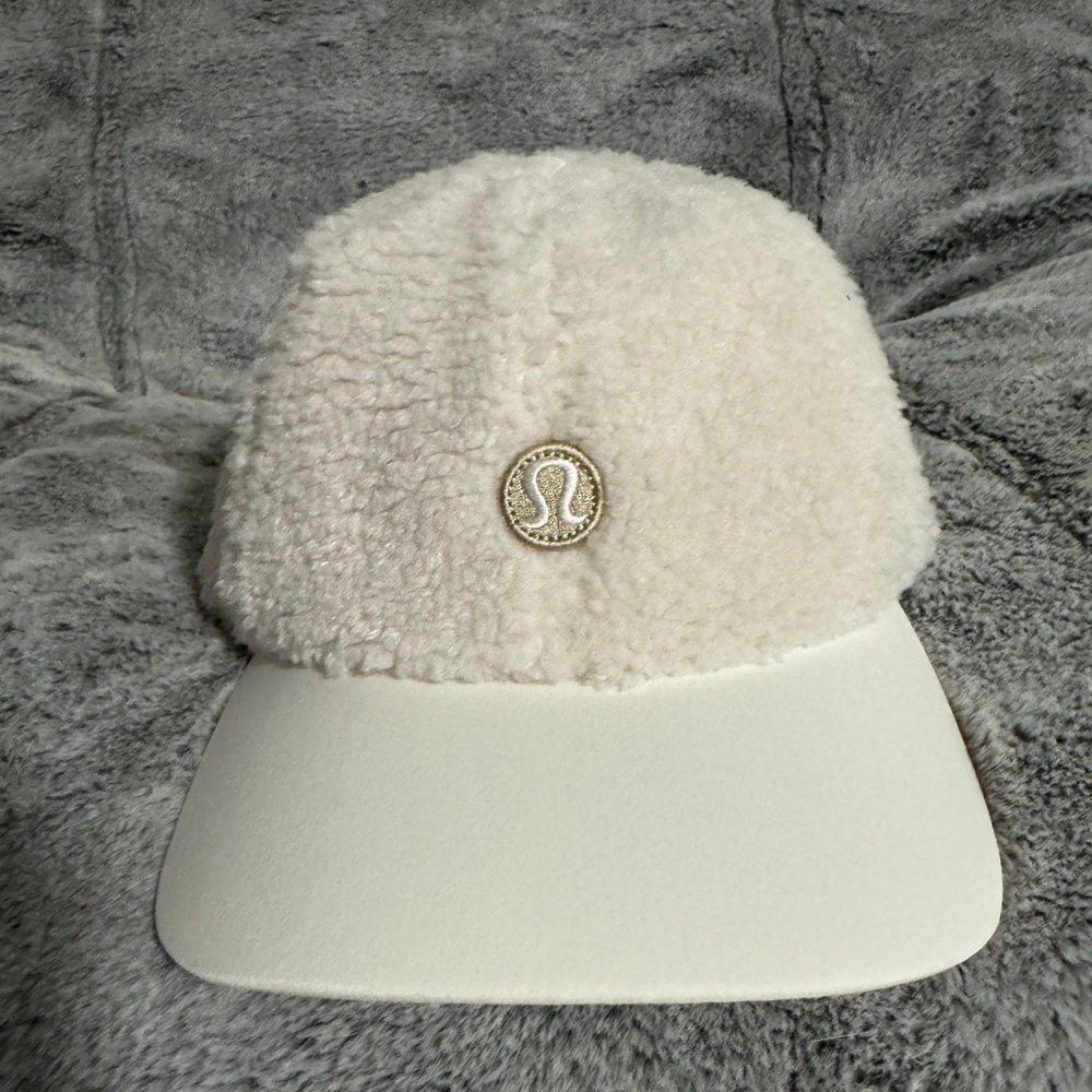 lululemon athletica Cream Fleece Cap
